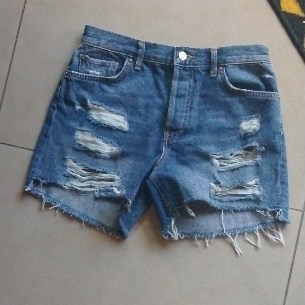 Free people cut off destroyed jean shorts